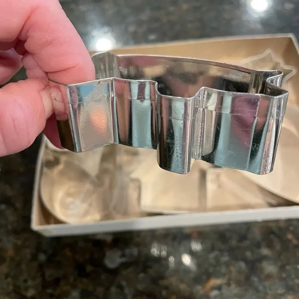 Vintage Metal Cookie Cutters Fox Run Country Collection 3630 set of 6 box 1987